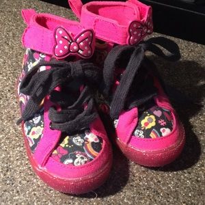 Minnie Mouse tennis shoes